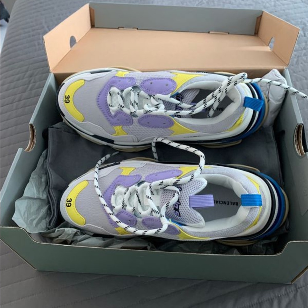 Balenciaga size 9
